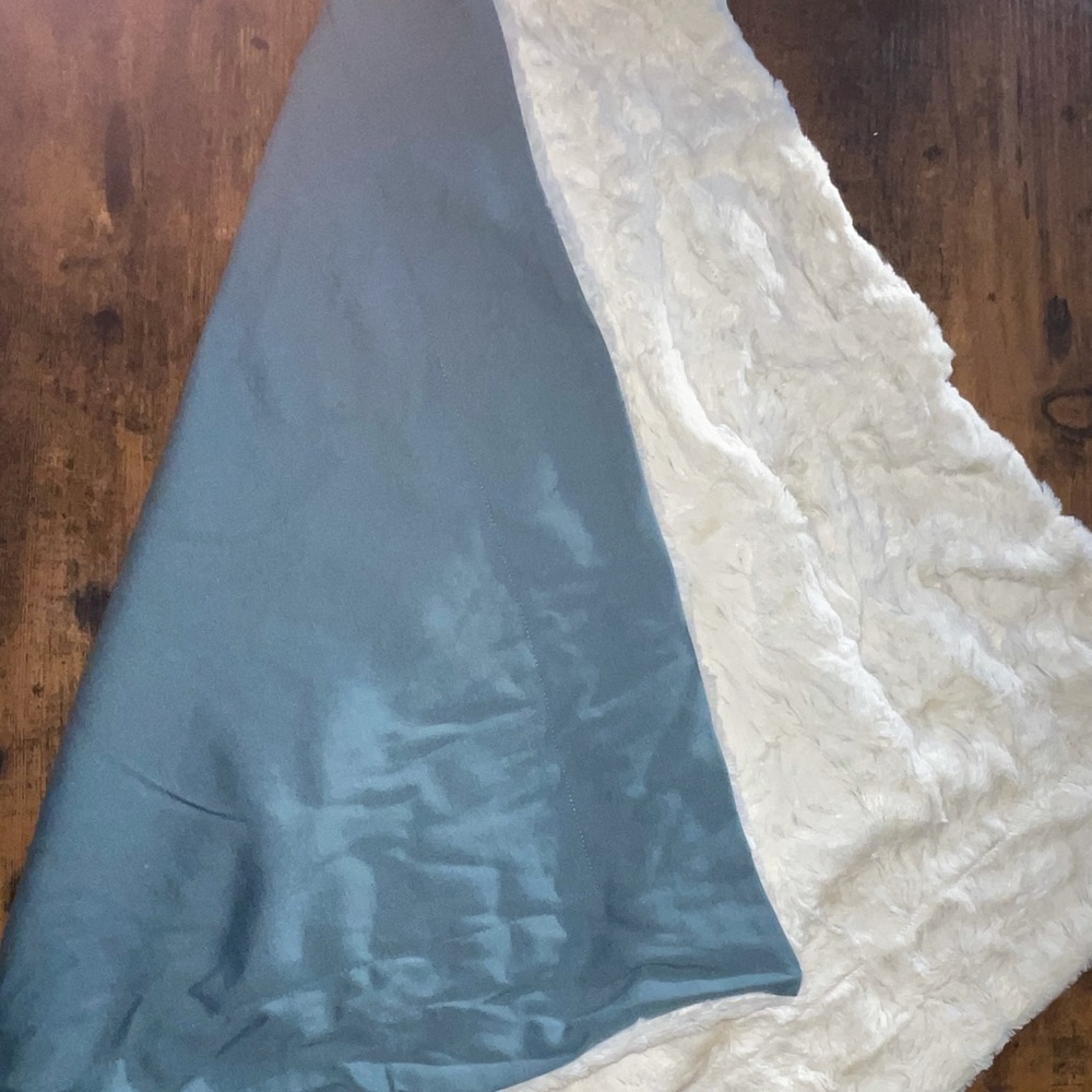 Lou Lou and Company Mini Cozy blanket